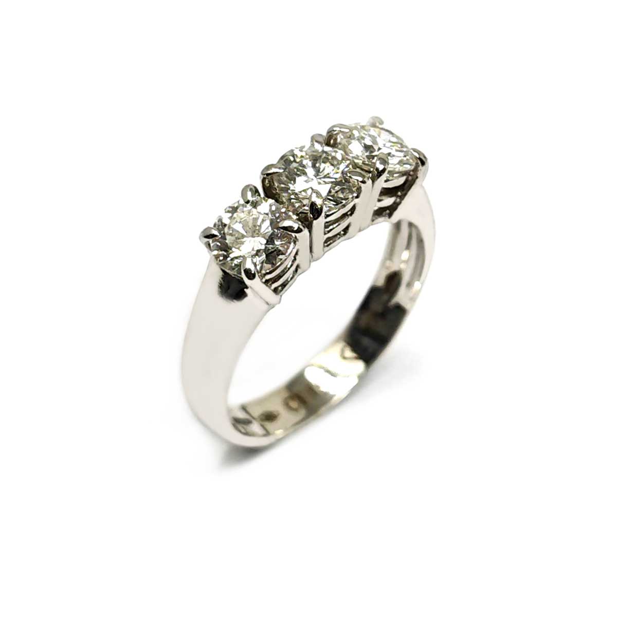 Anello Trilogy con Diamanti CT 1.53 VVS IF F