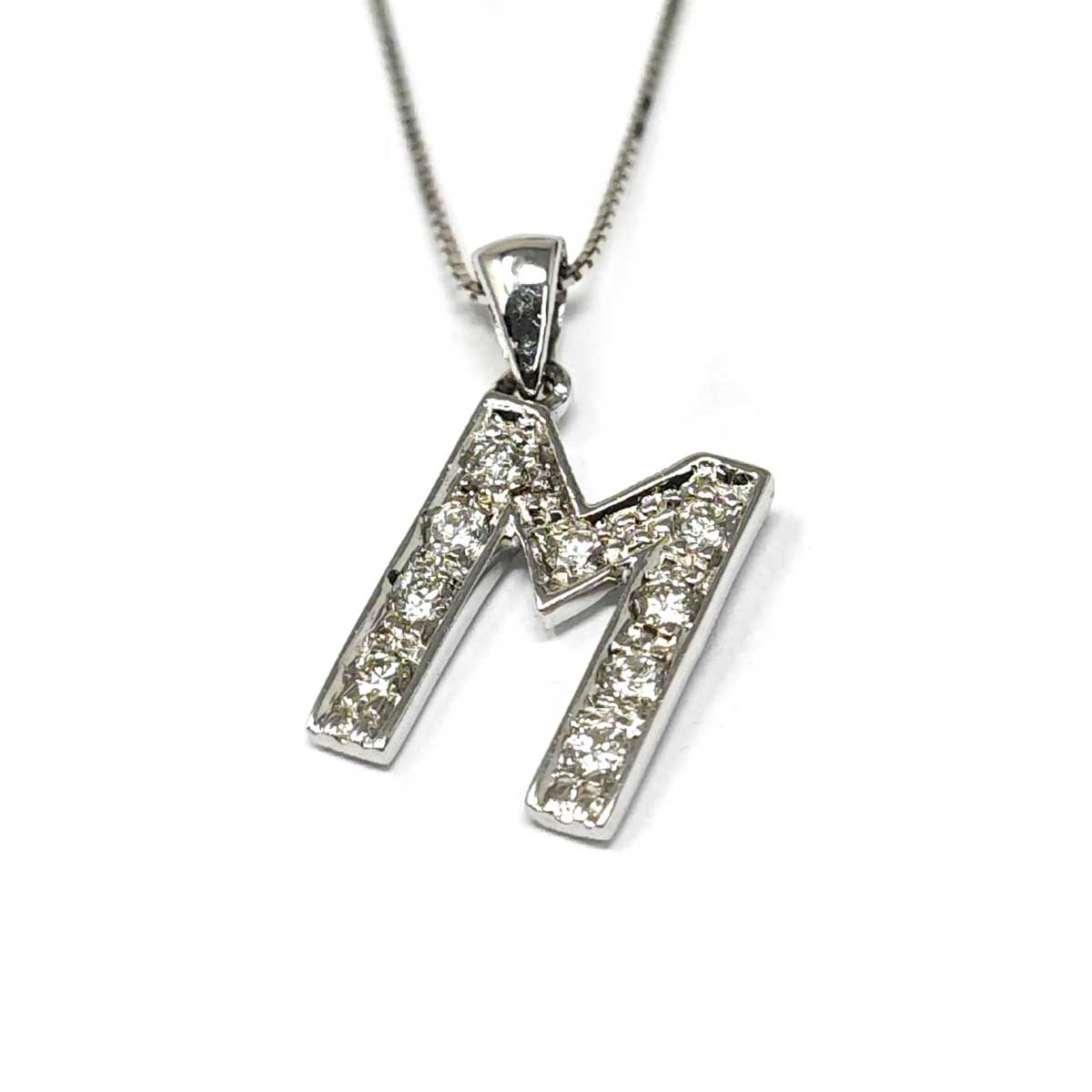 Pendente Lettera M con Diamanti CT. 0.24