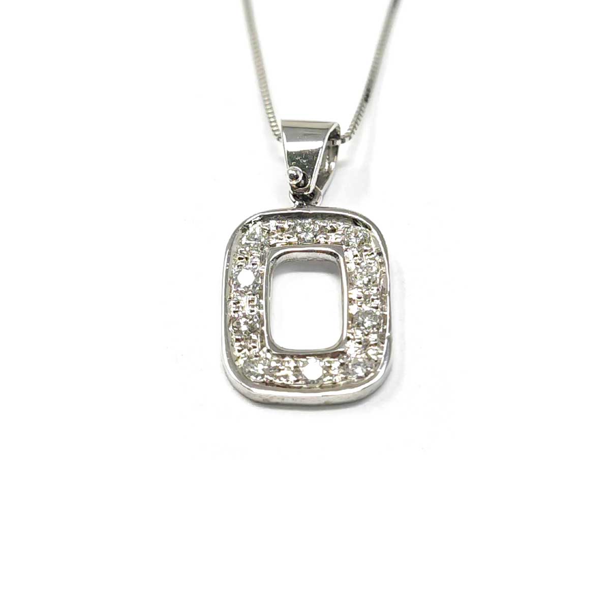 Pendente Lettera O con Diamanti CT 0.15