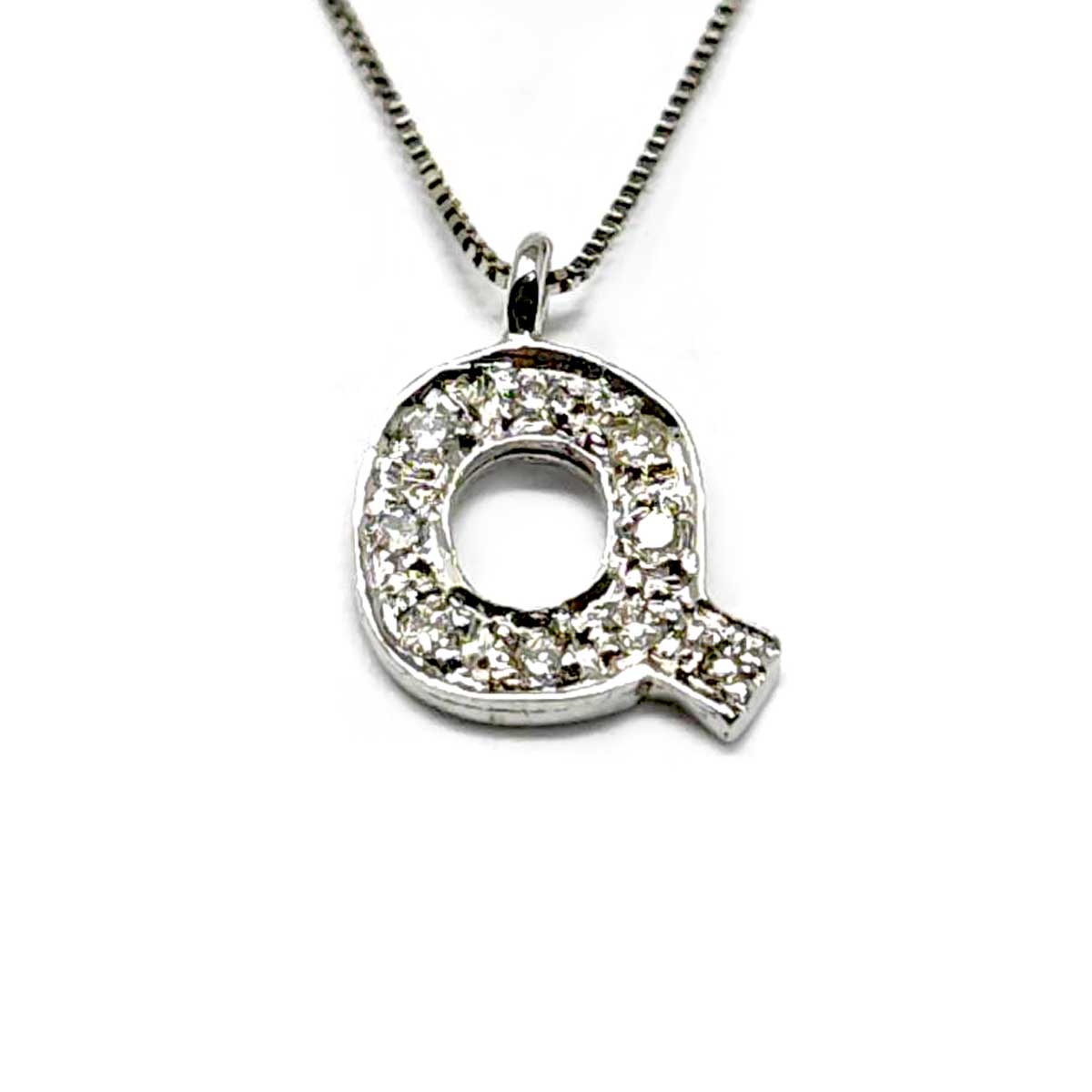 Pendente Lettera Q con Diamanti CT 0.05