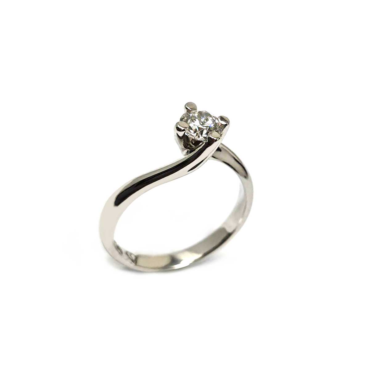 Anello Solitario con Diamante Certificato IGI CT 0.50