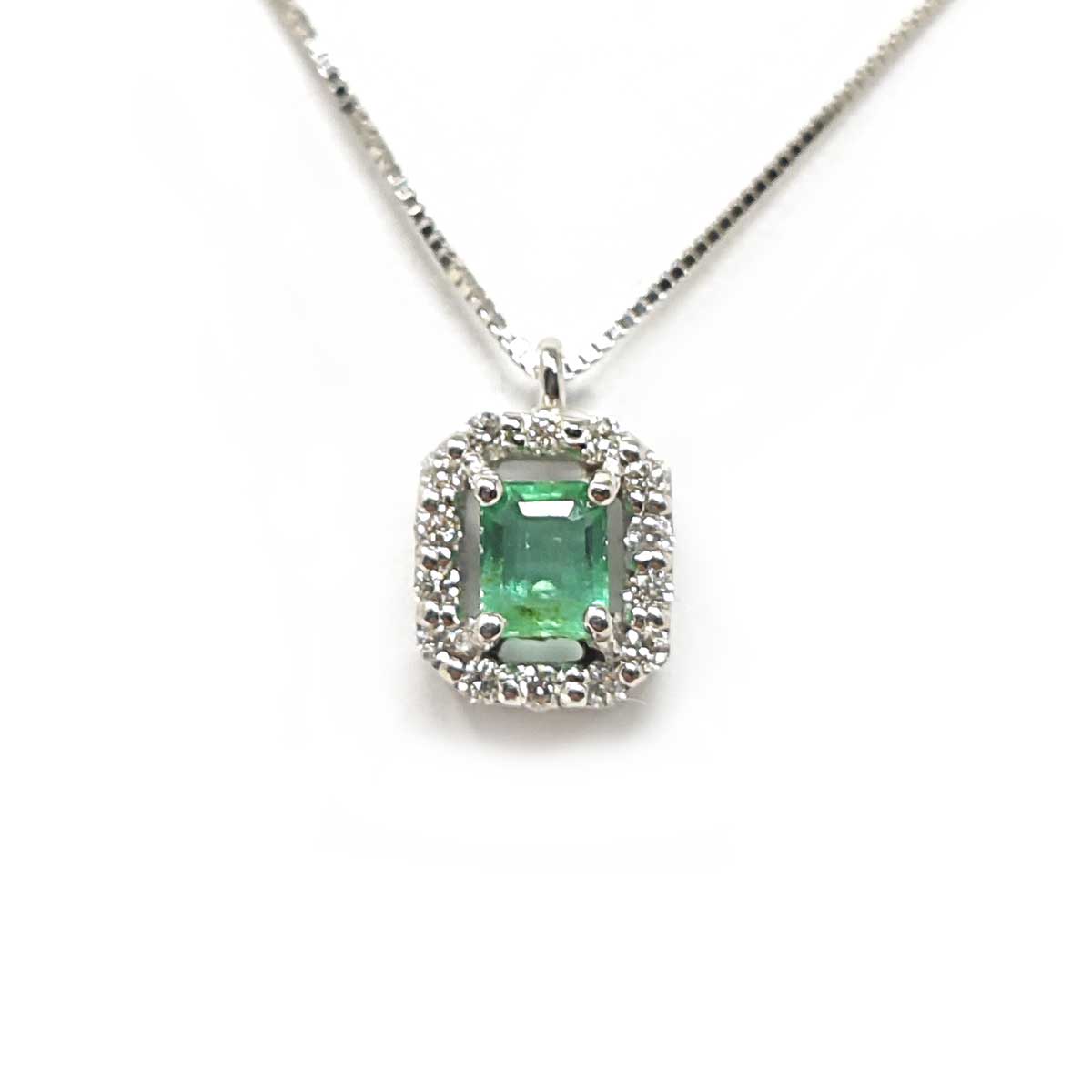 Pendente con Smeraldo CT 0.30 e Diamanti CT 0.10