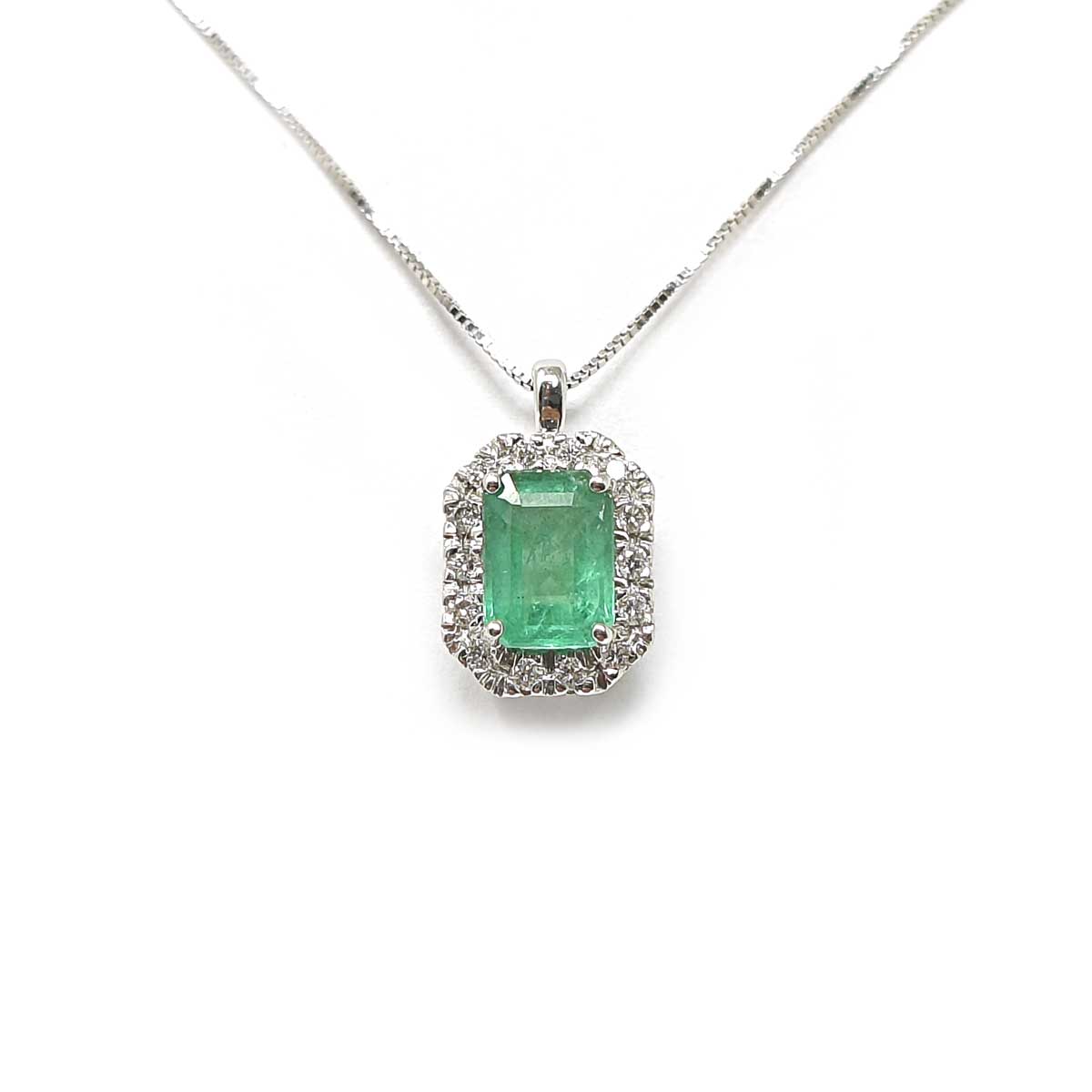 Pendente con Smeraldo CT 0.78 e Diamanti CT 0.12