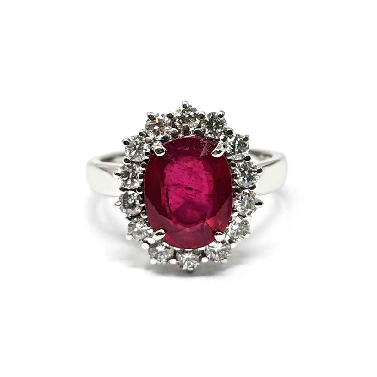 Anello con Rubino CT 1.73 e Diamanti CT 0.70