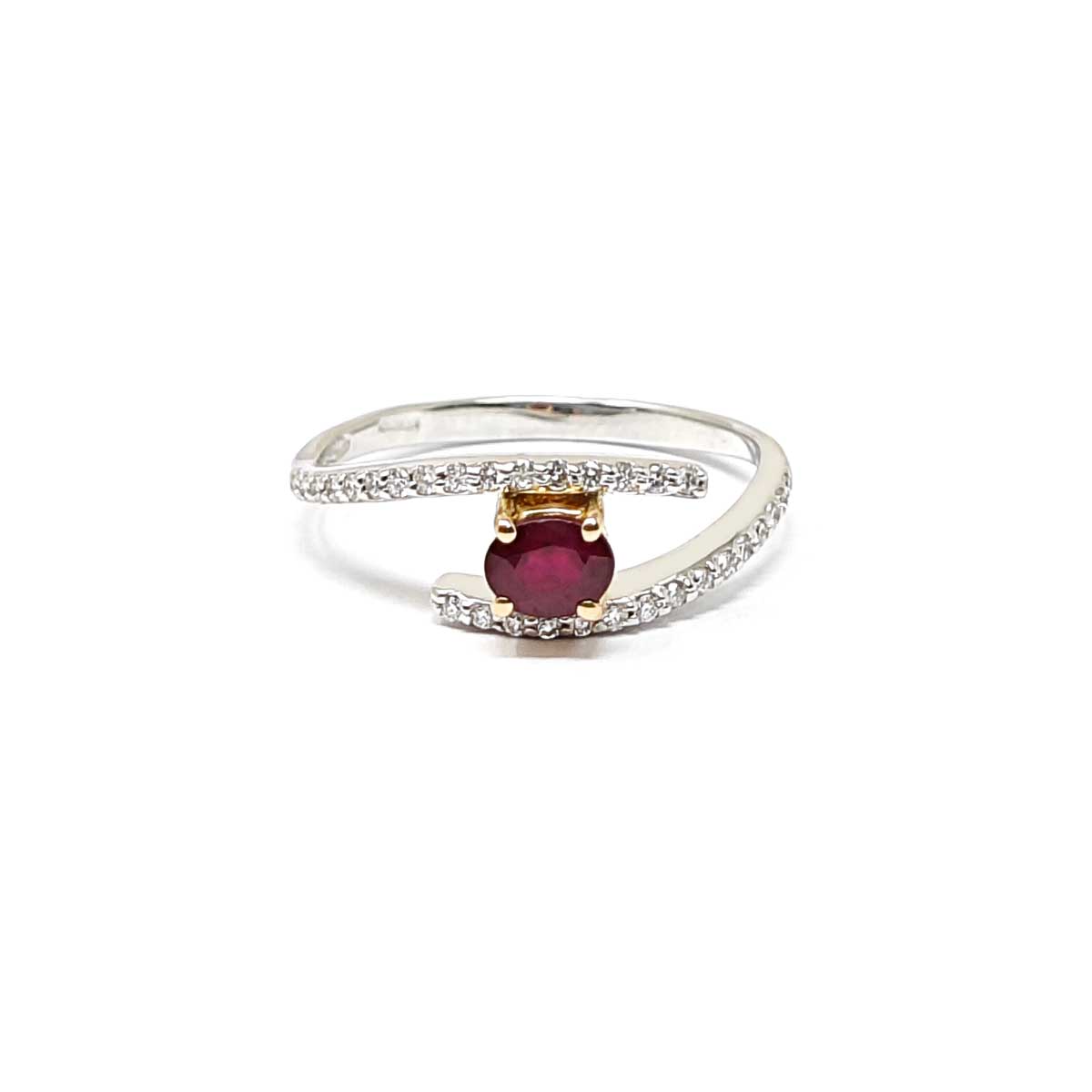 Anello con Rubino CT 0.50 e Diamanti CT 0.18