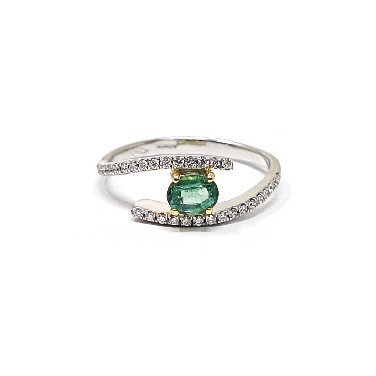 Anello con Smeraldo CT 0.40 e Diamanti CT 0.18