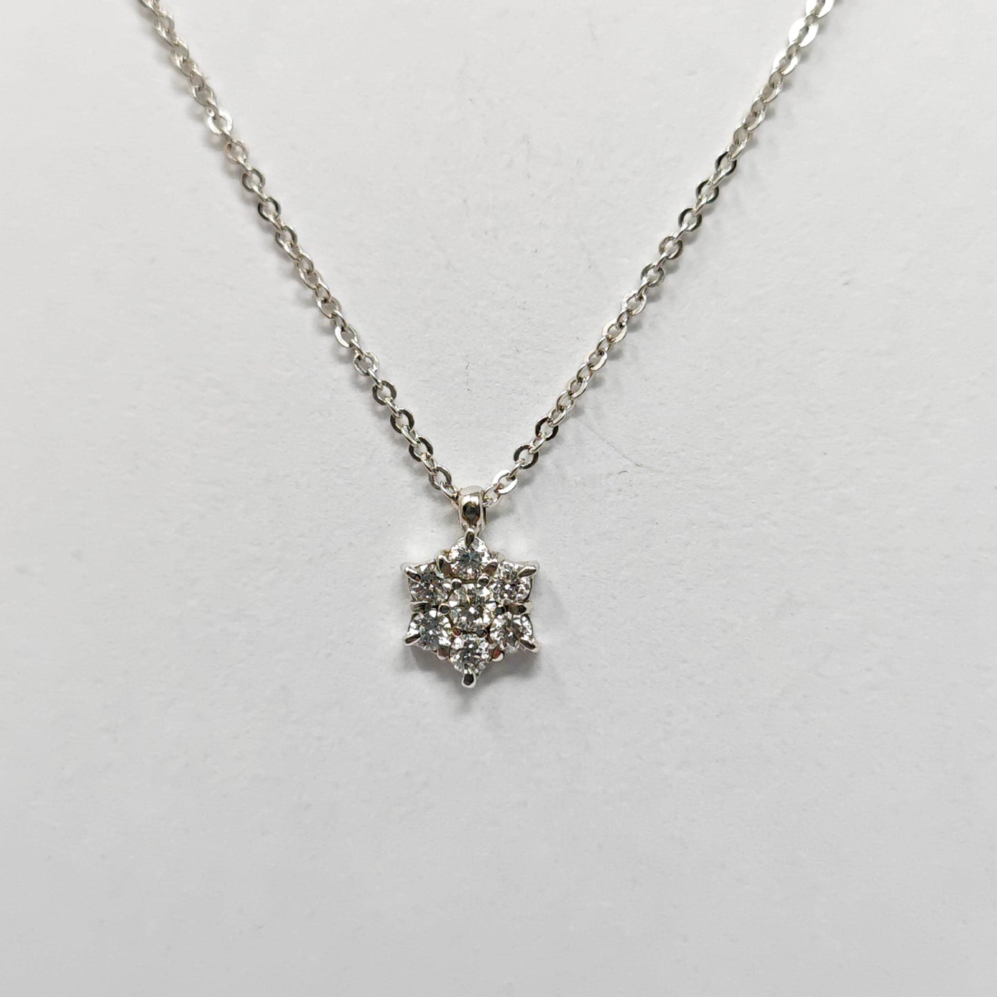 Pendente Rosetta con Diamanti CT 0.32