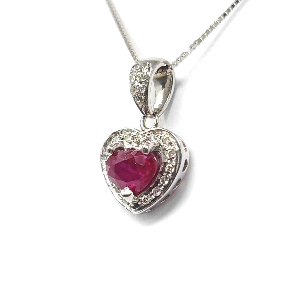 Pendente con Rubino Cuore CT 1.10 e Diamanti CT 0.13