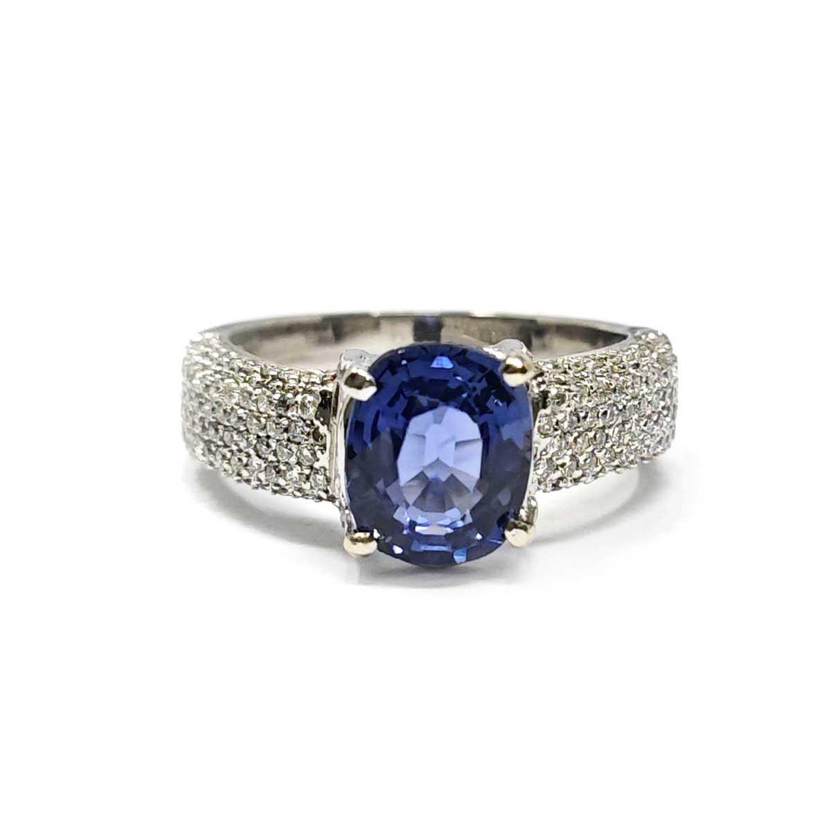 Anello con Zaffiro CT 2.53 e Diamanti CT 0.87
