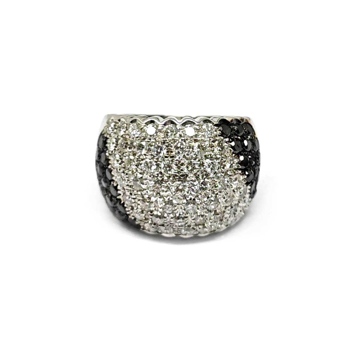 Anello con Diamanti CT 1.38 e 28 Diamanti Neri CT 0.90