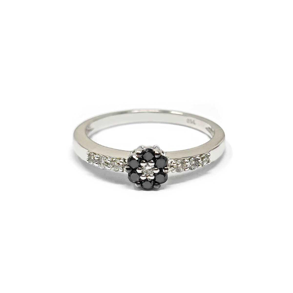 Anello con Diamanti CT 0.18 e Neri CT 0.16