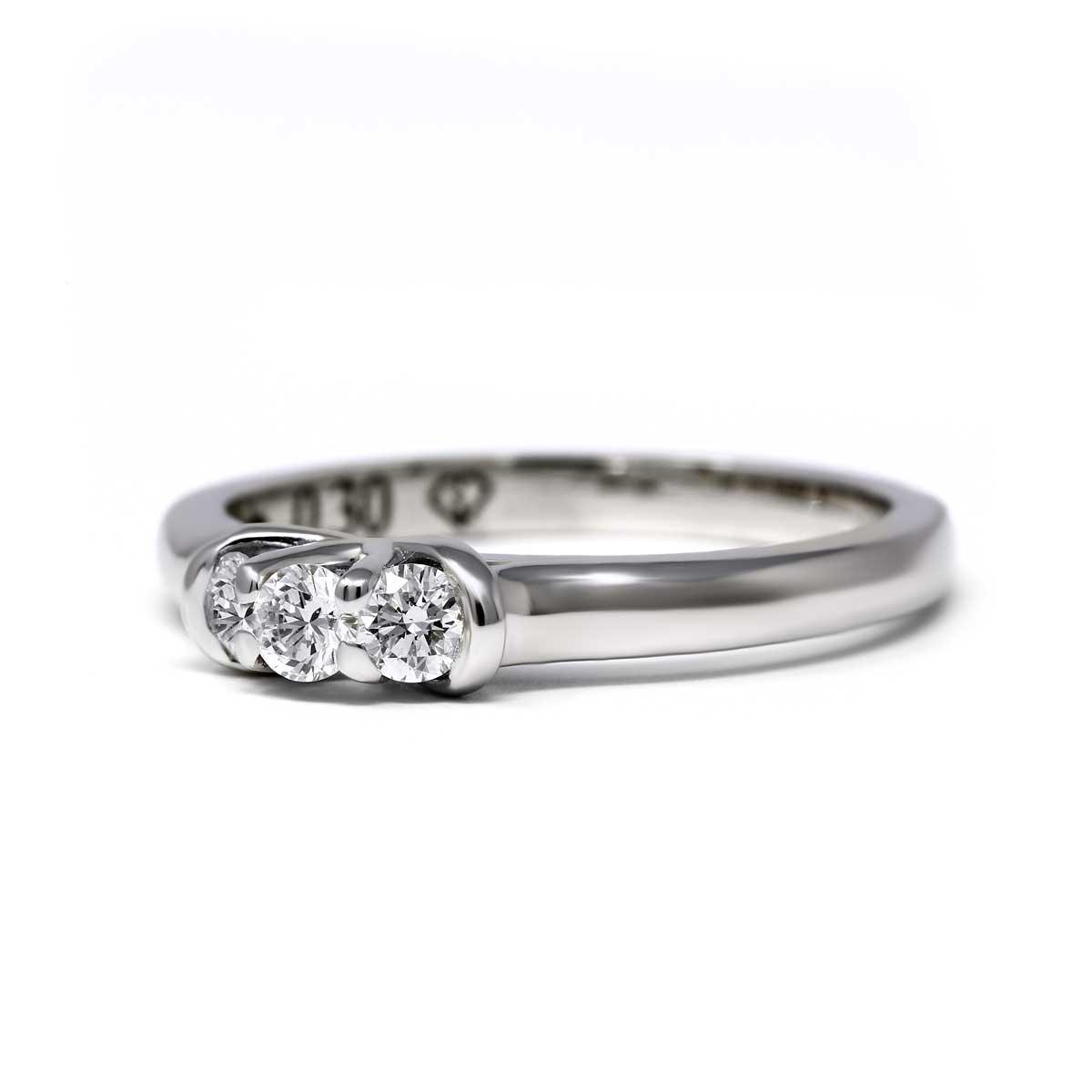 Anello Trilogy con Diamanti CT 0.30 VS1 F