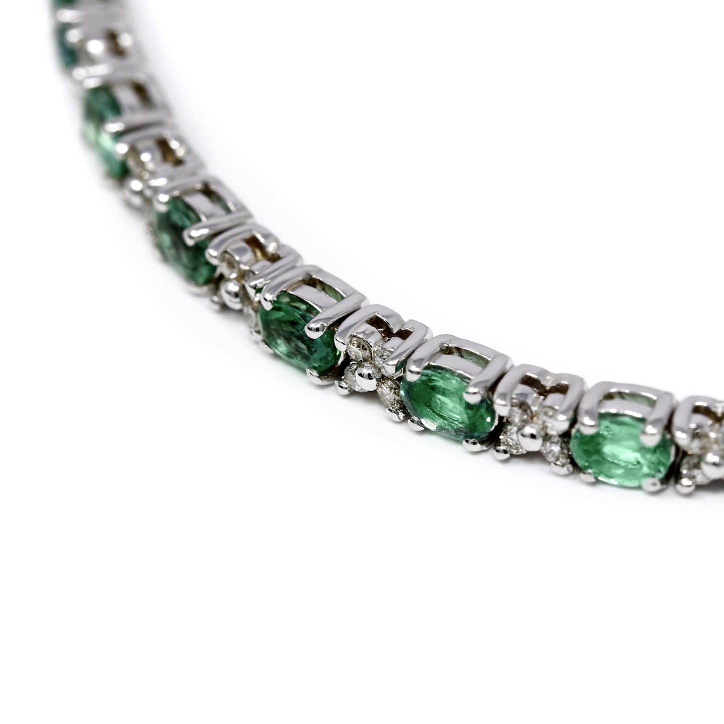 Bracciale con Smeraldi CT 4.00 e Diamanti CT 0.90