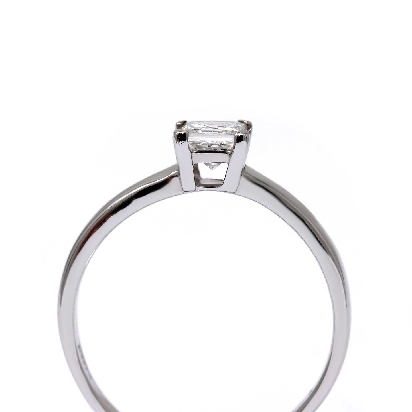 Anello Solitario con Diamante Princess CT 0.42