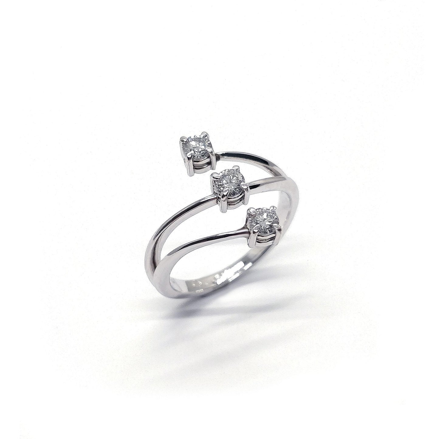 Anello Trilogy con Diamanti CT 0.51 VS1 E