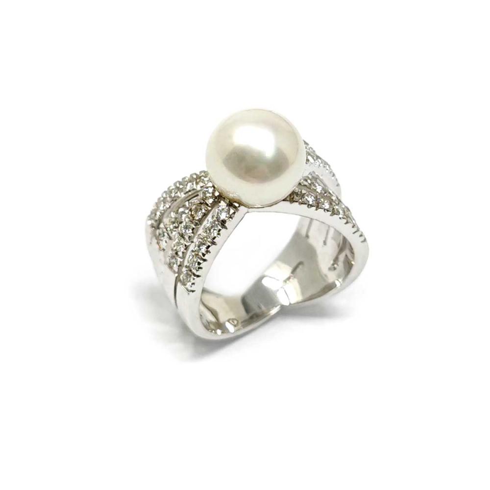 Anello con Perla 10.5 Australiana e Diamanti CT 0.78