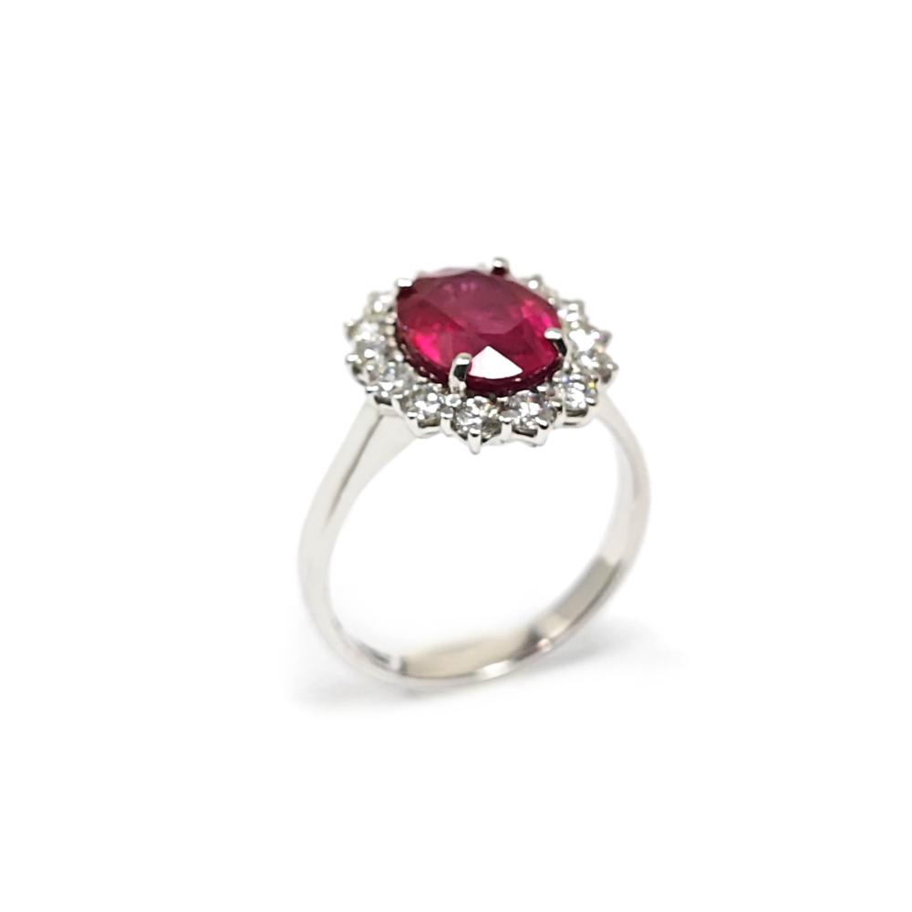 Anello con Rubino CT 1.75 e Diamanti CT 0.70