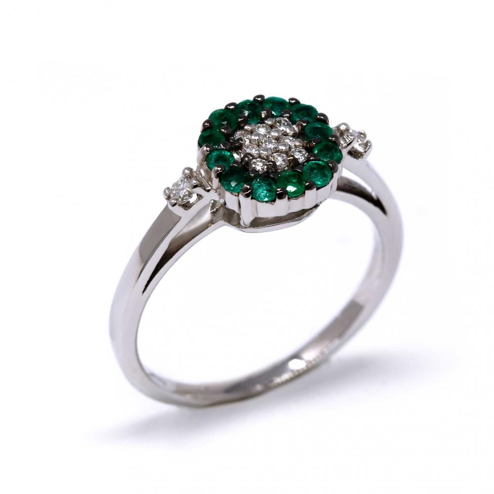Anello a Forma di Margherita con Smeraldi e Diamanti