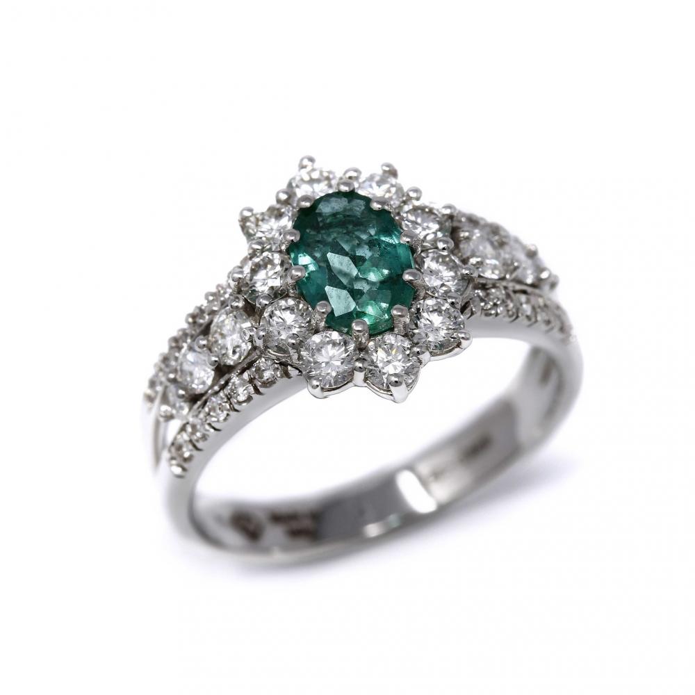 Anello con Smeraldo CT 0.70 e Diamanti CT 0.48