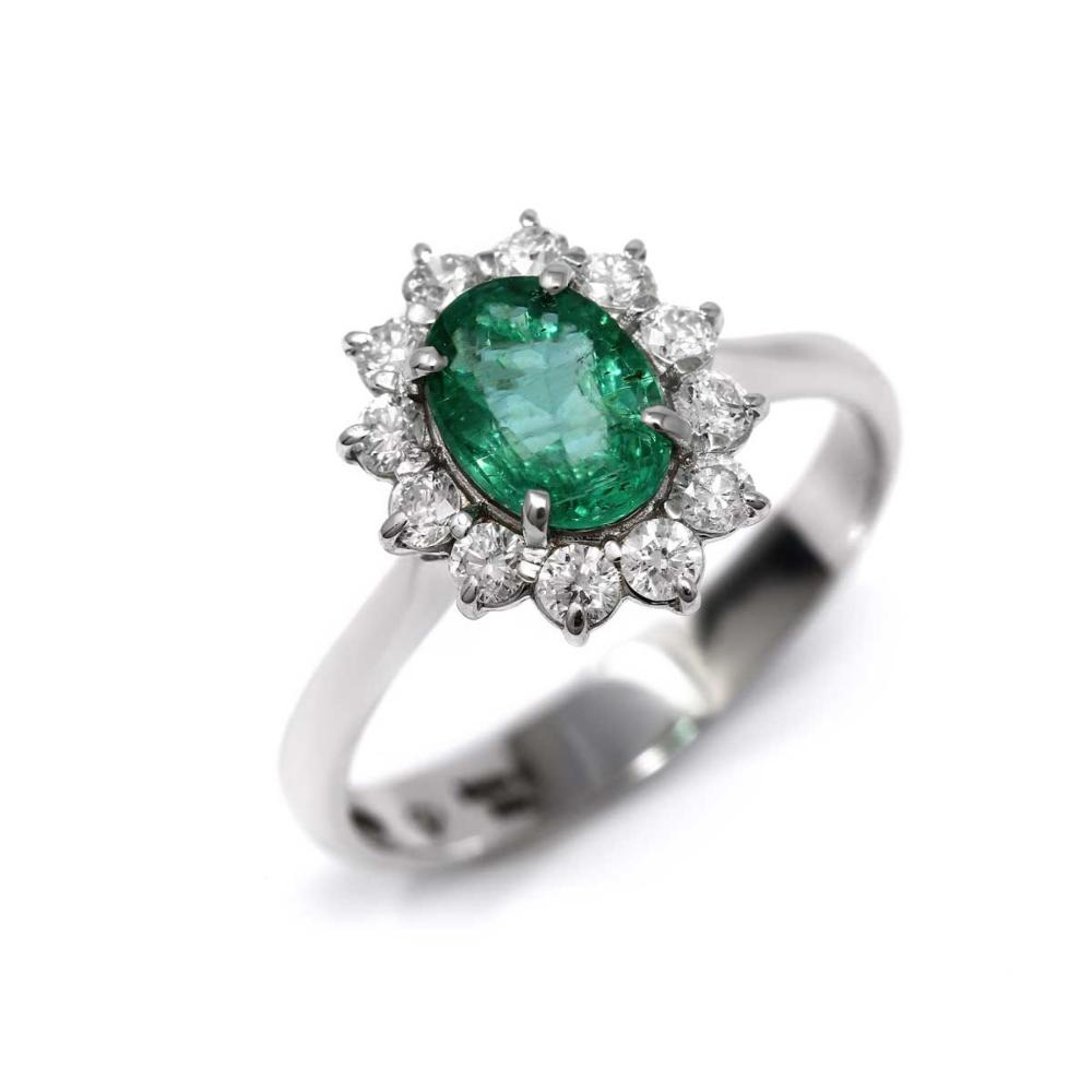 Anello con Smeraldo CT 0.96 e Diamanti CT 0.48