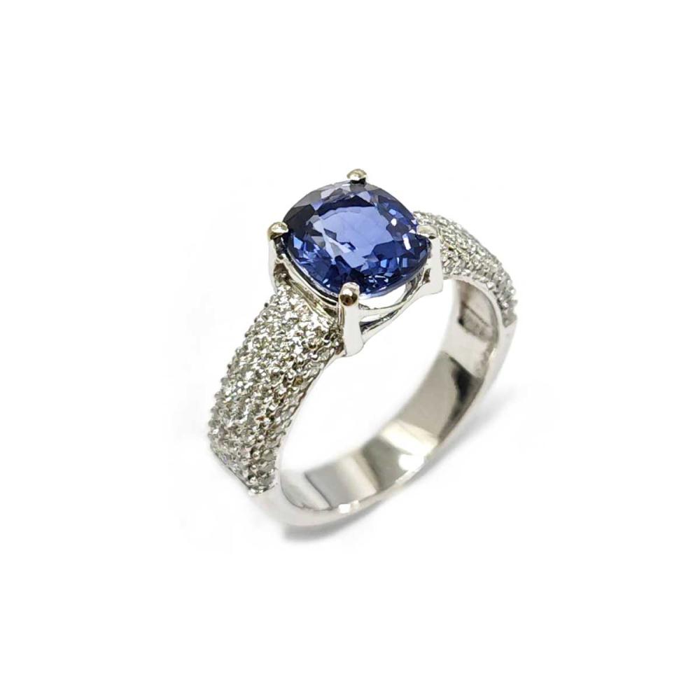 Anello con Zaffiro CT 2.53 e Diamanti CT 0.87