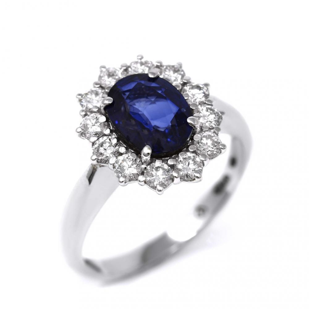 Anello con Zaffiro CT 1.86 e Diamanti CT 0.80