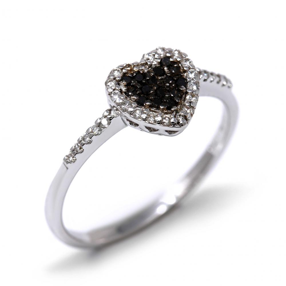 Anello a Cuore con Diamanti Bianchi CT 0.14 e Neri CT 0.09