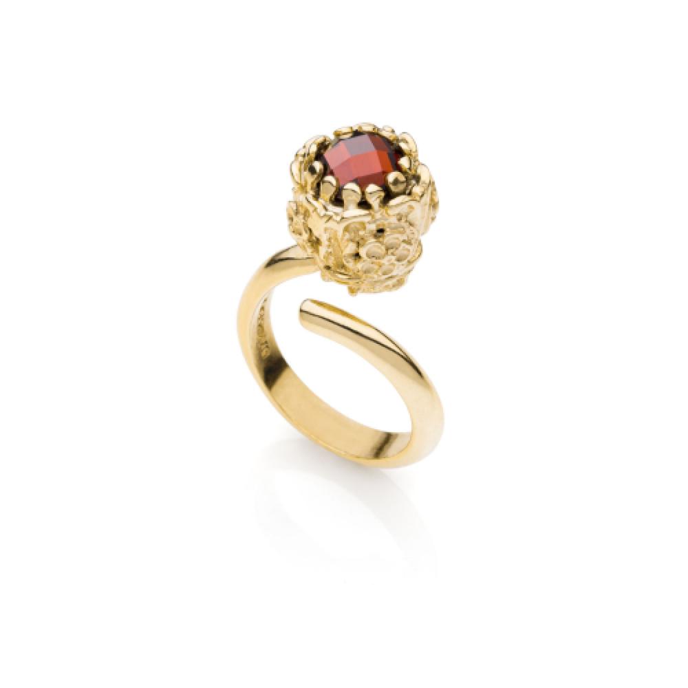 Anello dorato con pietra rossa 2328
