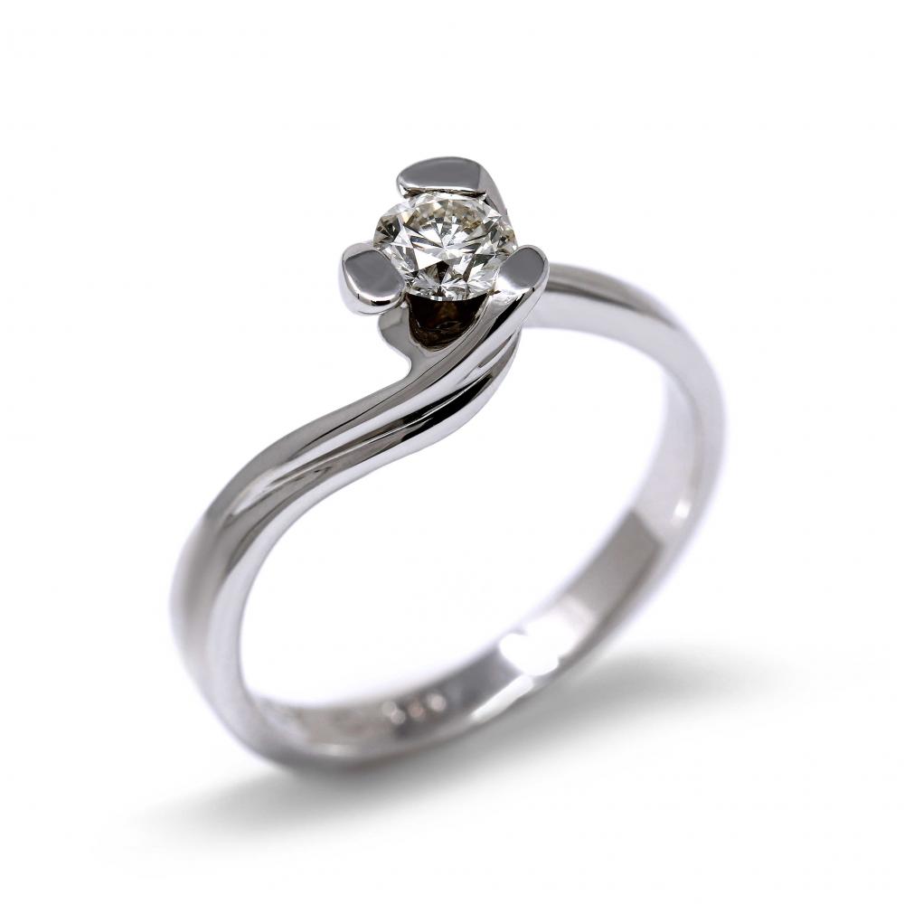 Anello Solitario a giro con Diamante CT 0.46
