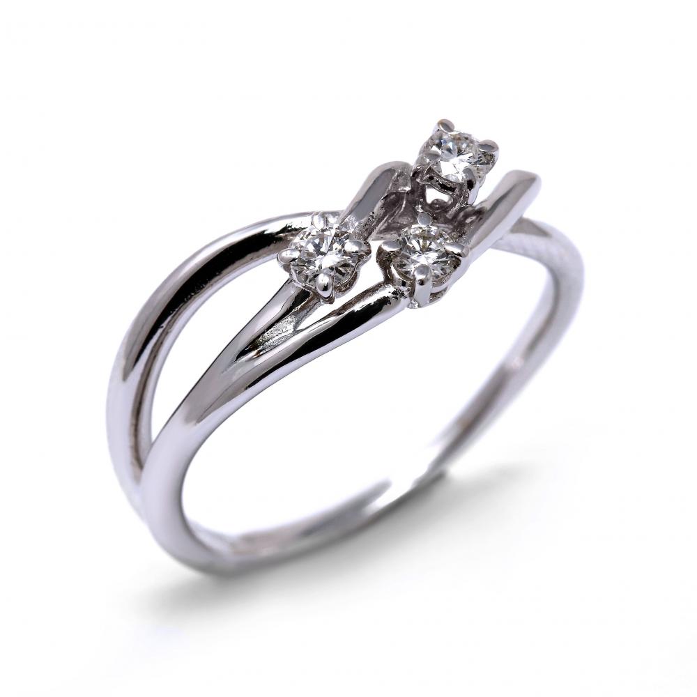 Trilogy ring with white diamonds CT 00:27