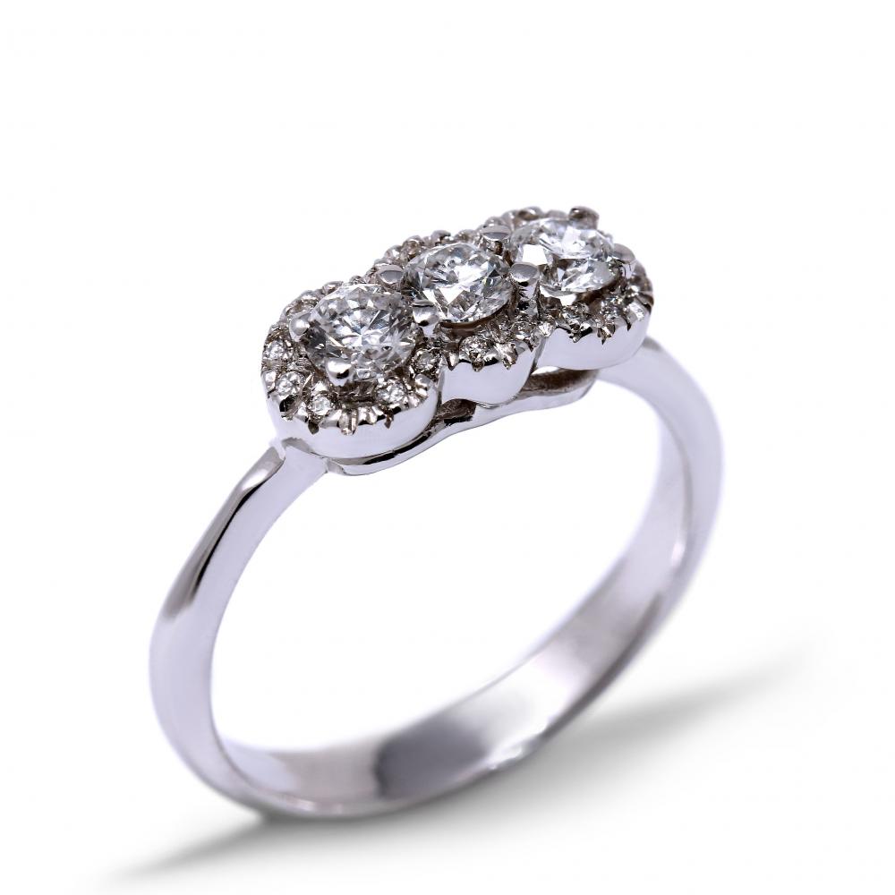 Anello Trilogy con Diamanti Bianchi CT 0.70