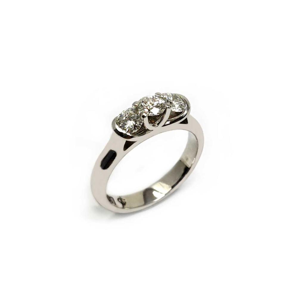 Anello Trilogy con Diamanti CT 0.87