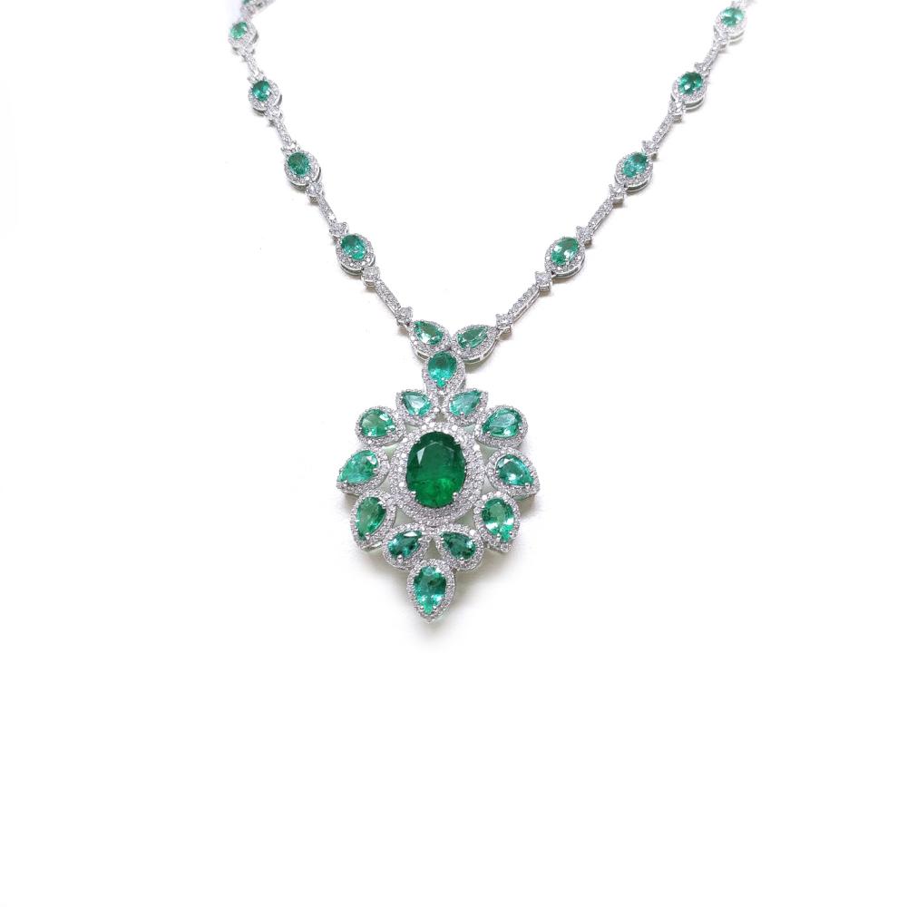 Girocollo con Smeraldi CT 13.80 e Diamanti CT 6.87 VVS2 F