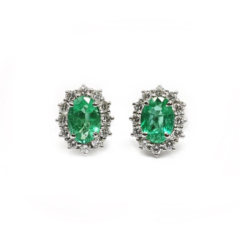 Orecchini con Smeraldo CT 1.50 e Diamanti CT 0.50