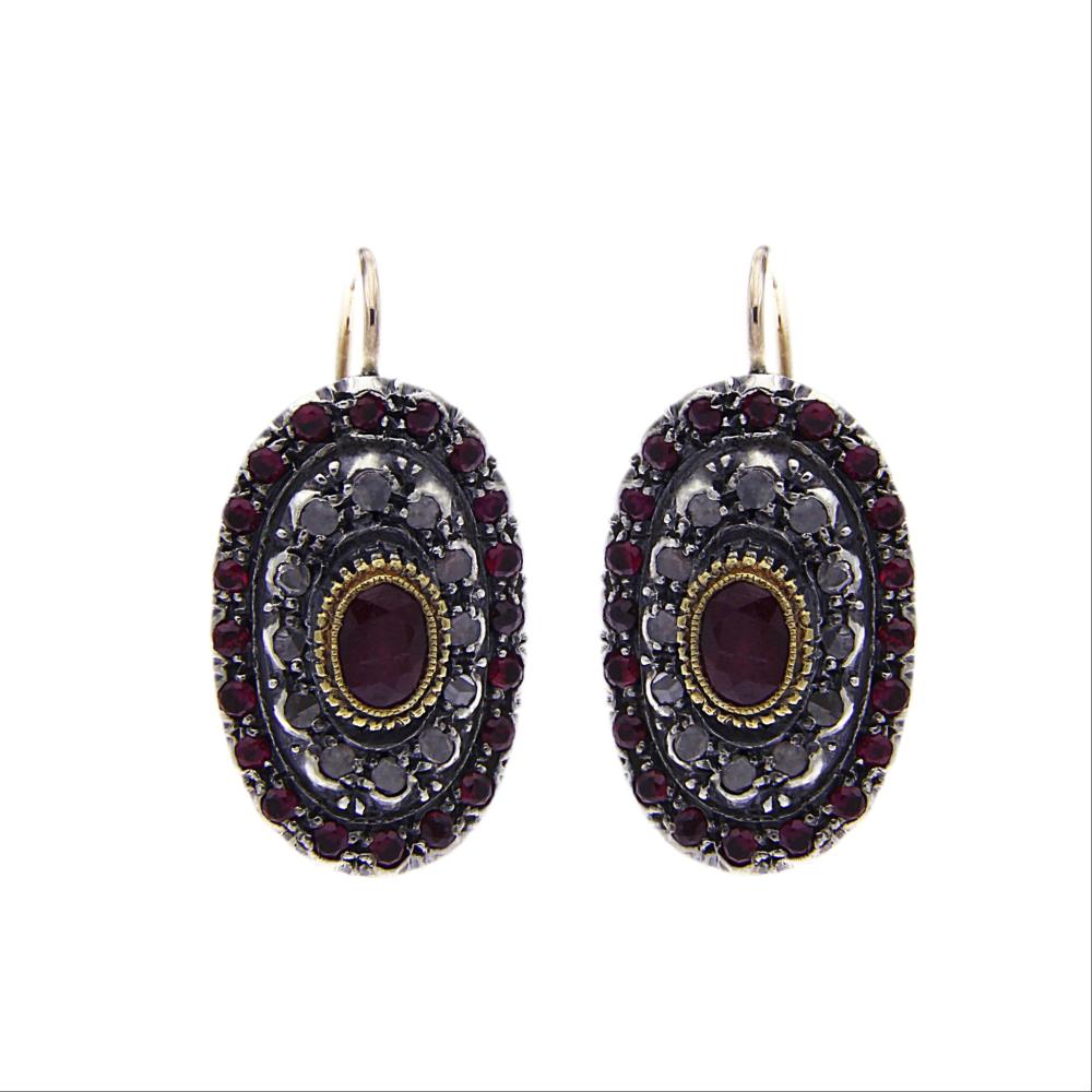 Orecchini Stile Antico Oro 9kt con 24 Diamanti CT 0.40 e 42 Rubini CT 4.10