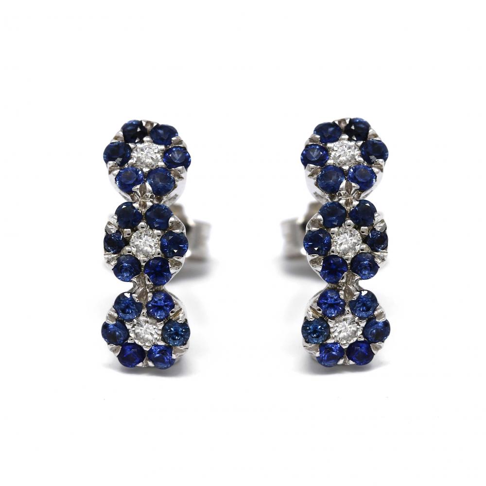 Orecchini Trilogy con Zaffiri CT 0.72 e Diamanti CT 0.14 Modello fiore