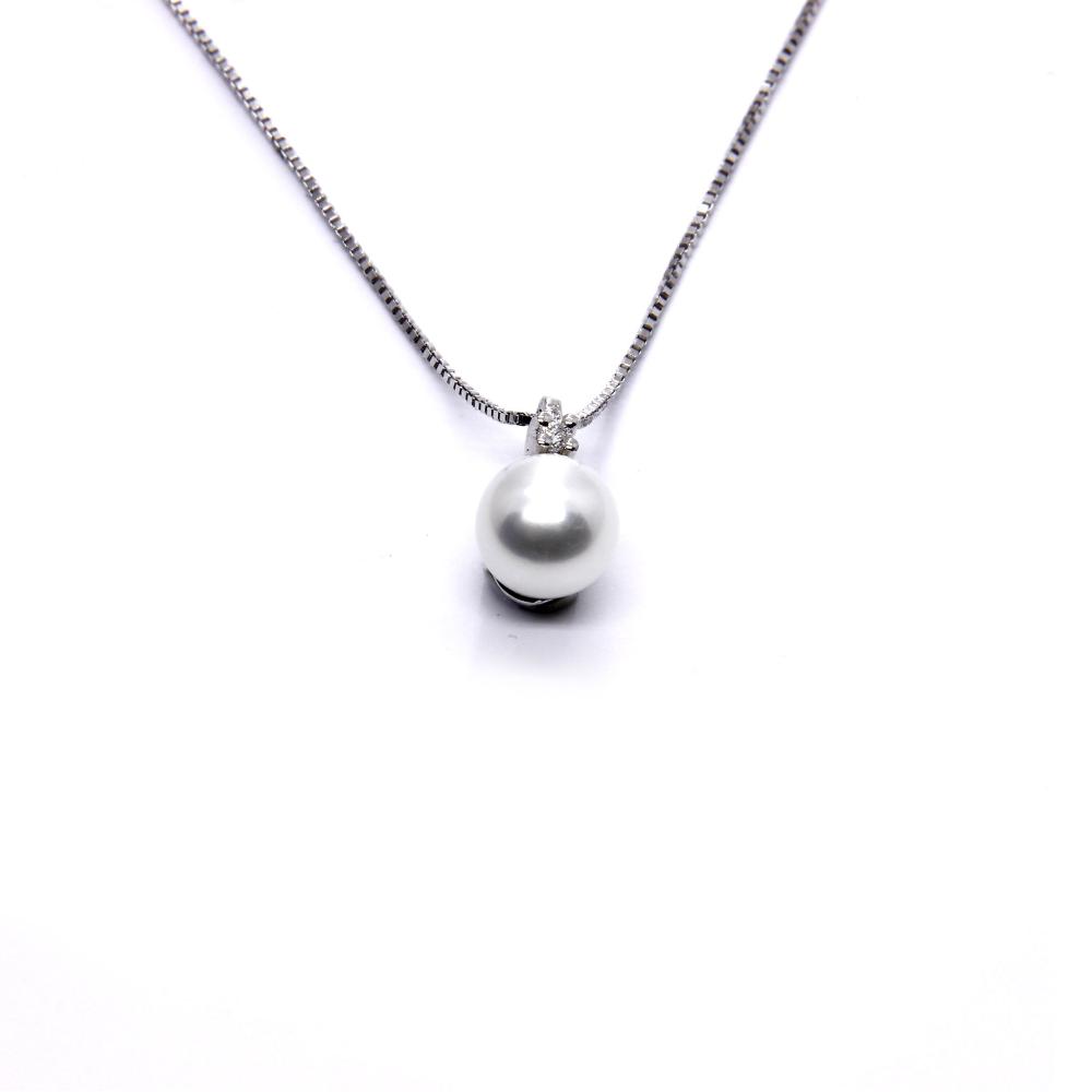 Pendente con Perla 5.5/6 e Diamante CT 0.01