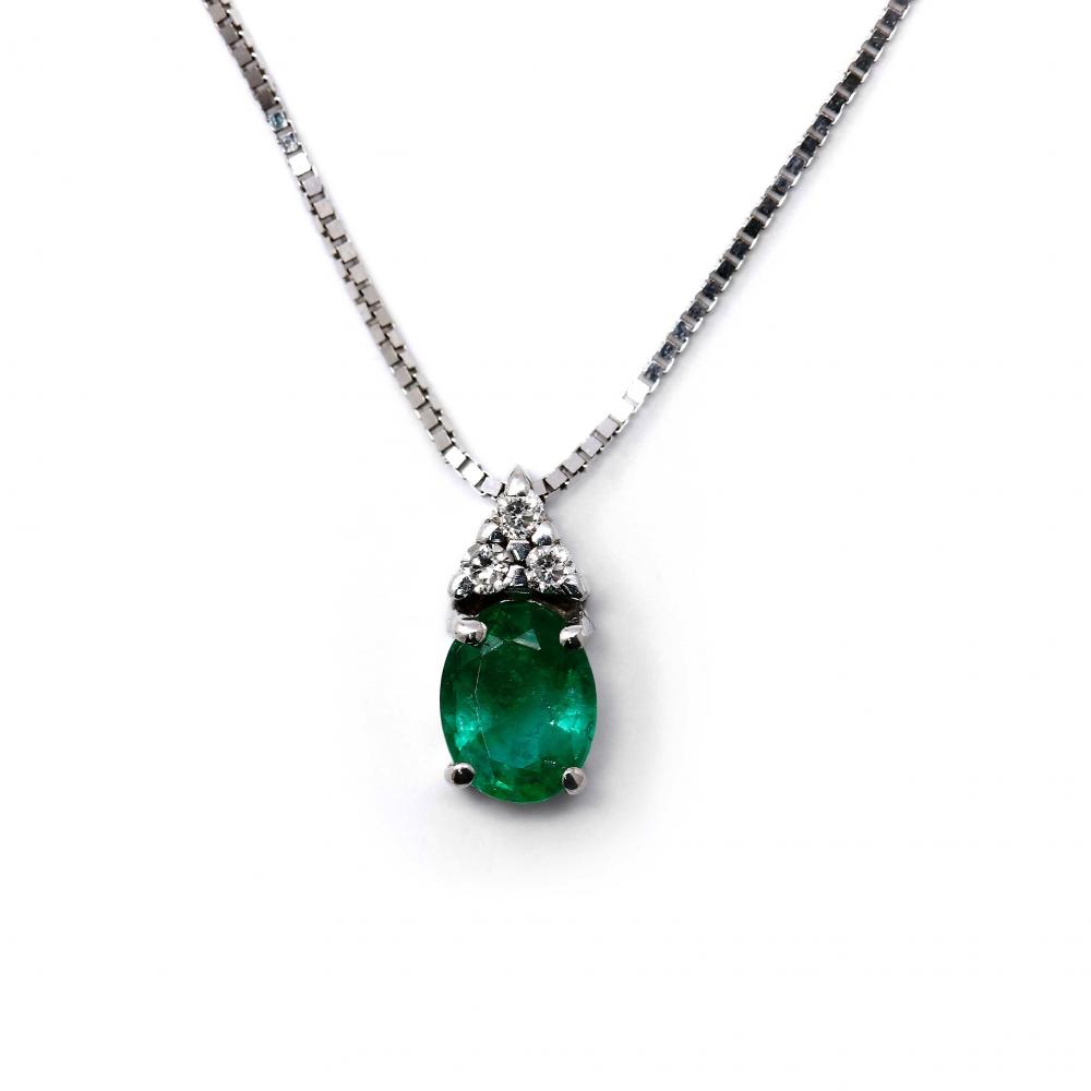 Pendente con Smeraldo CT 0.30 e Diamanti CT 0.03