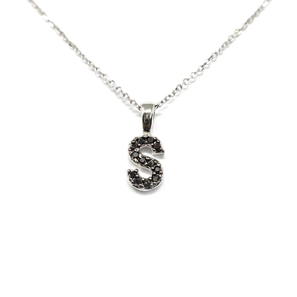 Pendente Lettera S con Diamanti Neri CT 0.05