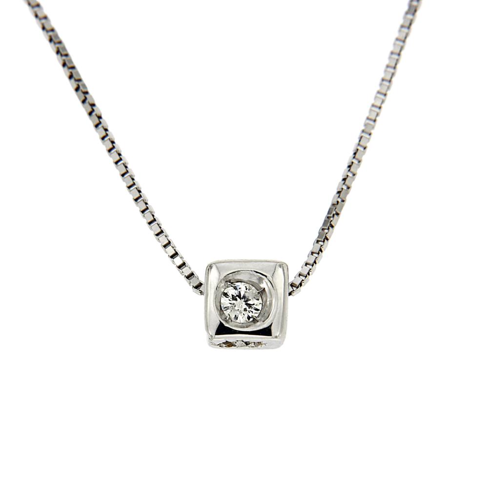 Pendente Quadrato con 1 Diamante CT 0.03