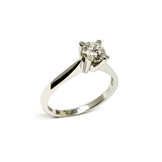Anello Solitario in Oro Bianco Linea Giza con Diamante CT 0.50