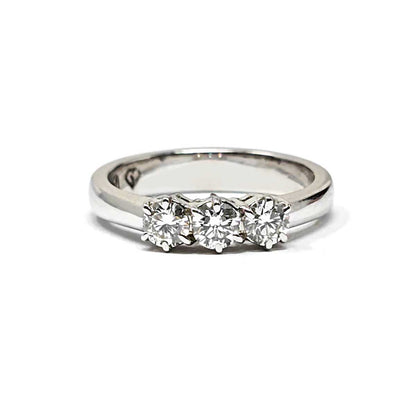Anello Trilogy con Diamanti CT. 0.63