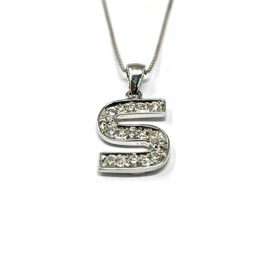 Pendente Lettera S con 9 Diamanti CT 0.24