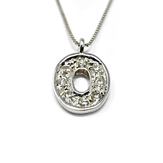 Pendente Lettera O con Diamanti CT 0.12