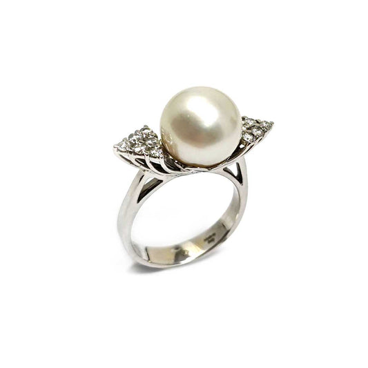 Anello con Perla Australiana 10/10.5 mm e Diamanti CT 0.34