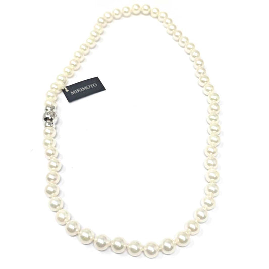 Filo di Perle Mikimoto 7,5/7 mm con Chiusura in Oro