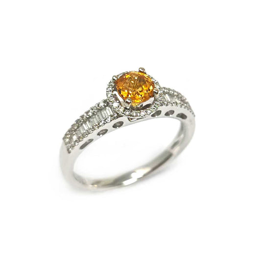Anello Solitario con Diamanti CT 0.46 e Zaffiro Arancio CT 0.92