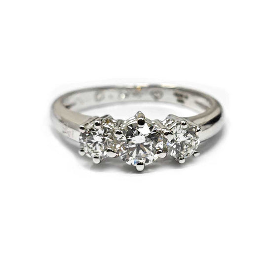 Anello Trilogy in Oro Bianco con Diamanti CT 0.94