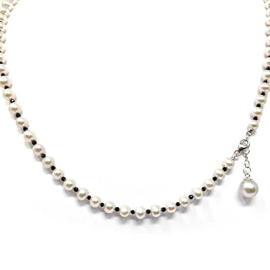 Girocollo di Perle Grigie 5/5.5mm e Spinelli Neri