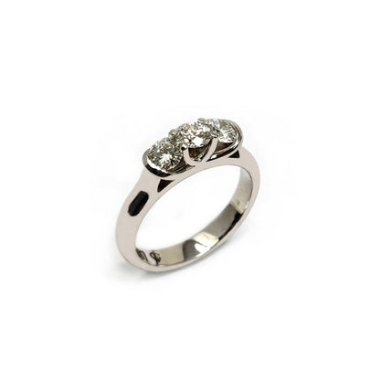 Anello Trilogy con Diamanti CT 0.71